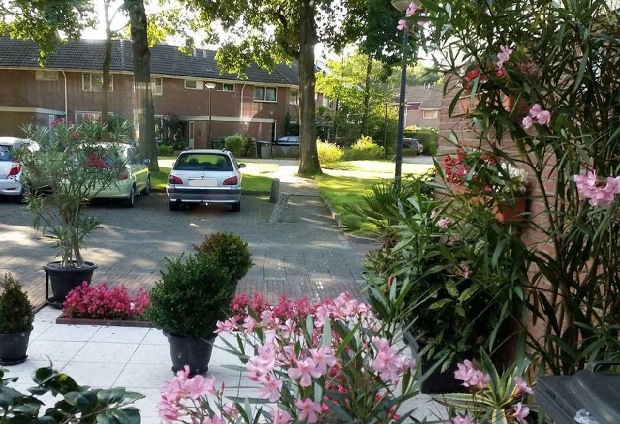 Enschede Bed & Breakfast Bagian luar foto