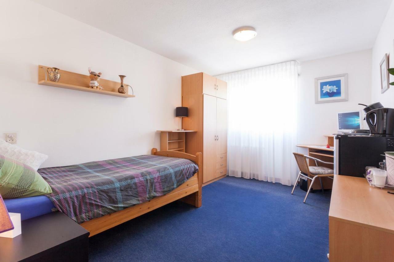 Enschede Bed & Breakfast Bagian luar foto